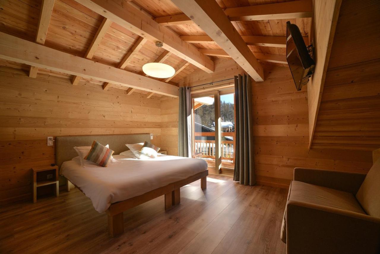 & Restaurant Les Escondus 3* Vars (Hautes-Alpes)
