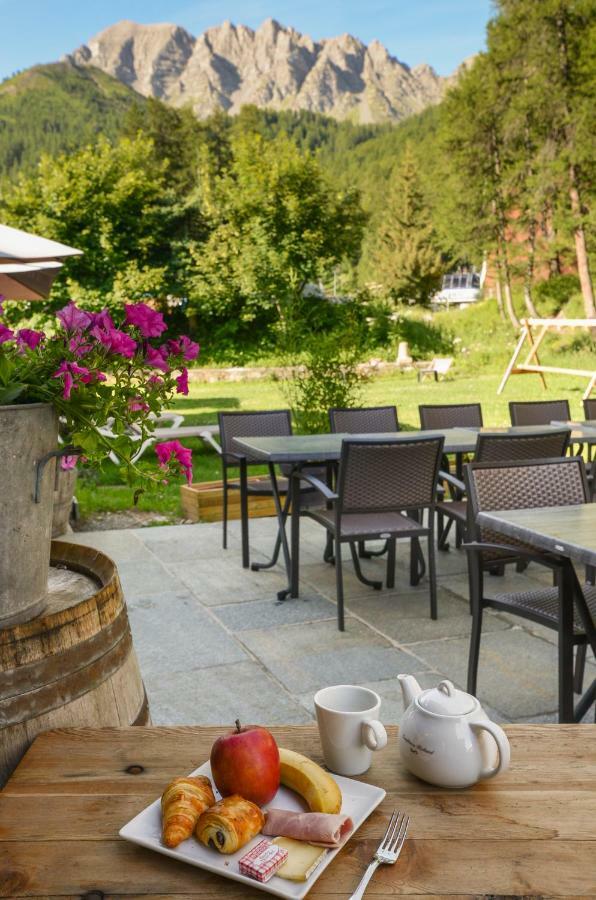 & Restaurant Les Escondus Hotel
