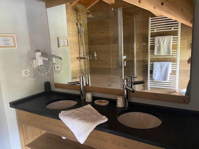 Hotel & Restaurant Les Escondus 3*